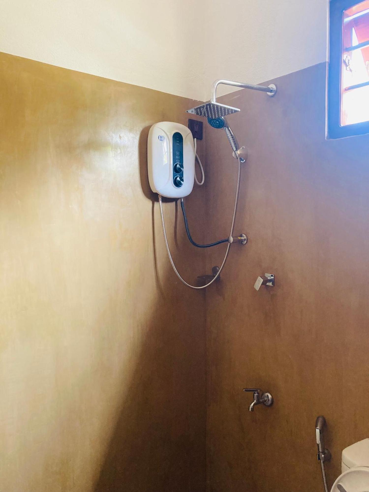 Appartement Ayubowan Hiriketiya à Dikwella Extérieur photo