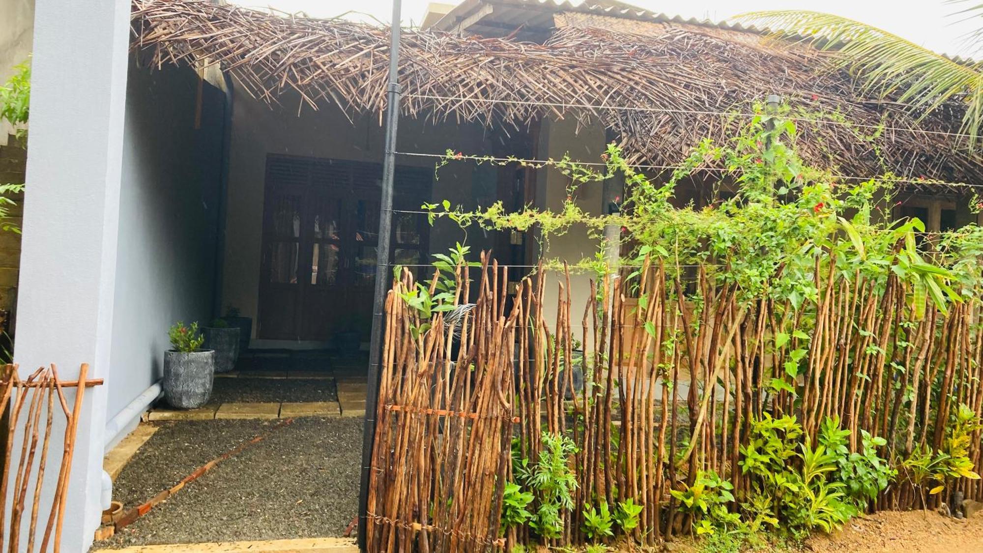 Appartement Ayubowan Hiriketiya à Dikwella Extérieur photo