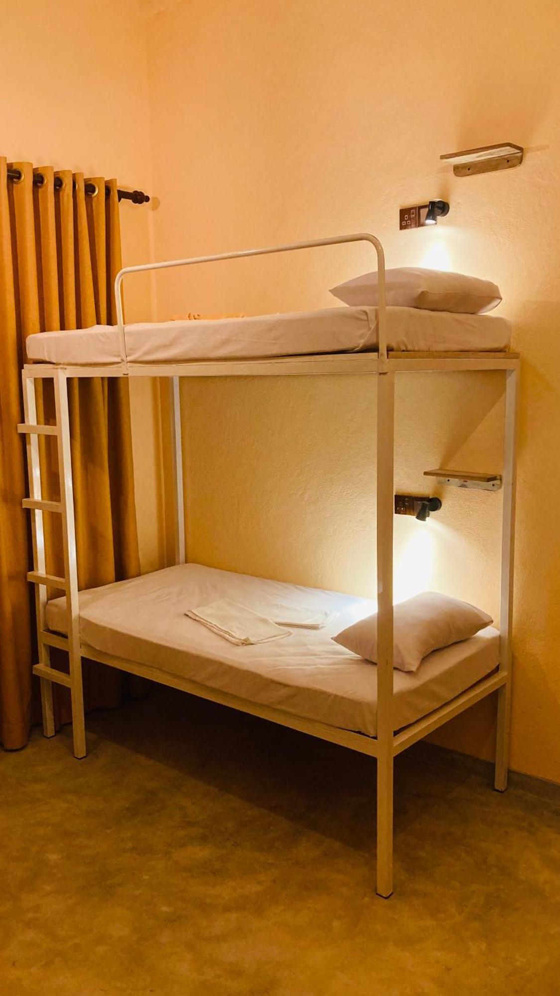 Appartement Ayubowan Hiriketiya à Dikwella Extérieur photo