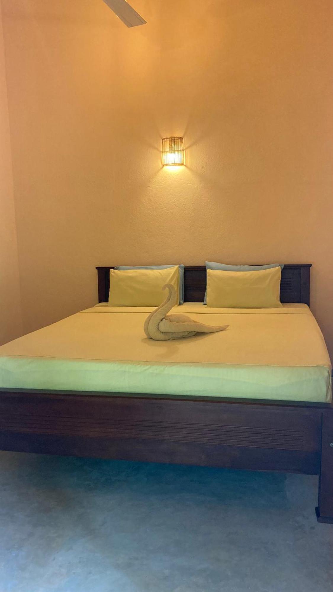 Appartement Ayubowan Hiriketiya à Dikwella Extérieur photo