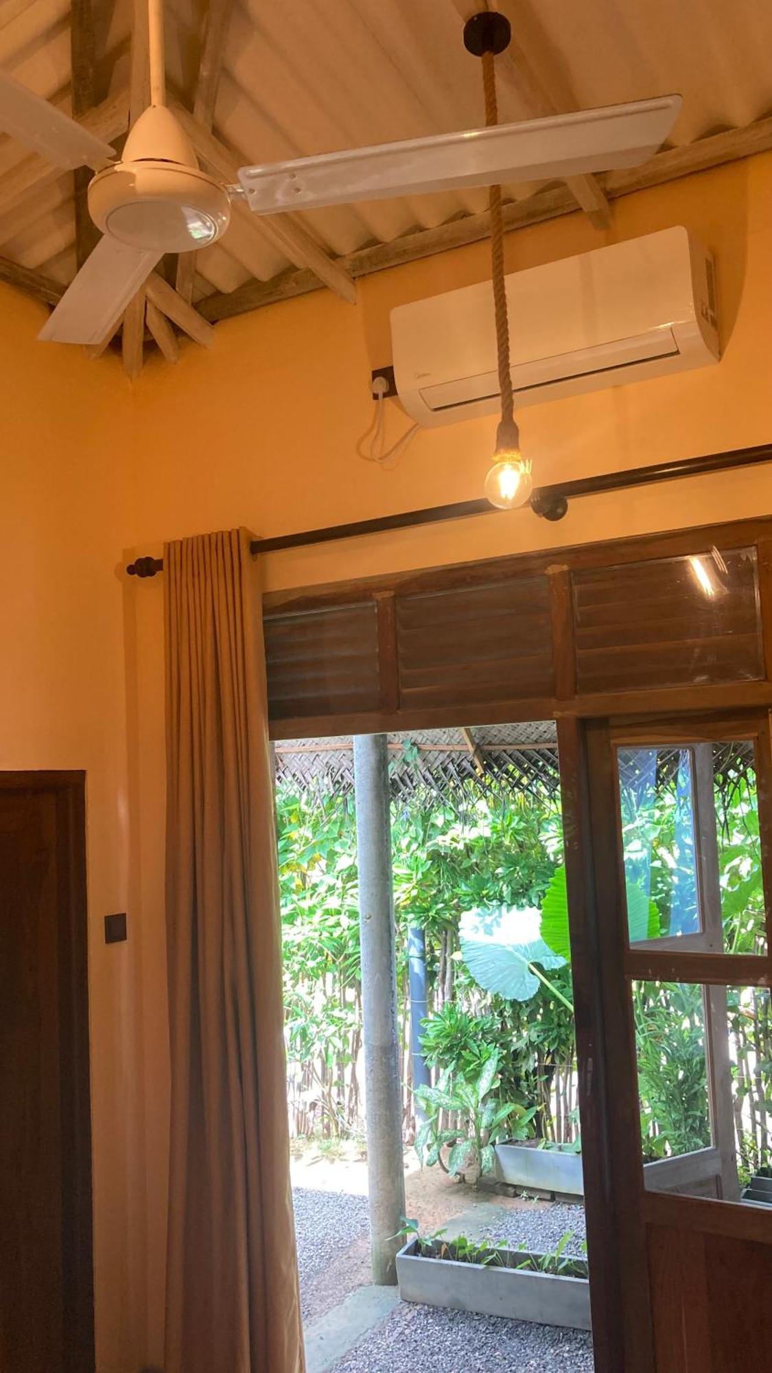 Appartement Ayubowan Hiriketiya à Dikwella Extérieur photo